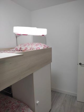 Litera con mueble de almacenaje. De dos camas