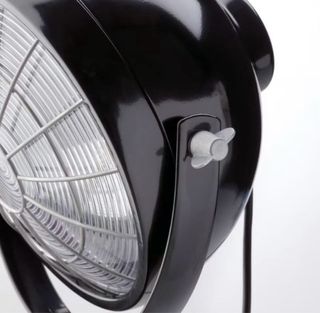 Lámpara de pie Ikea SVARTNORA Negra