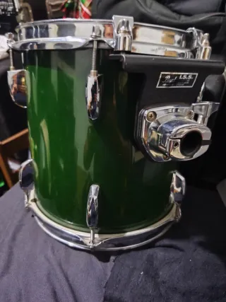 Bombo Pearl Export Series 10 con soporte