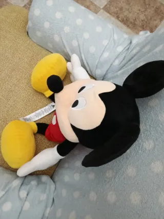 Peluche Mickey Mouse Disney,de alto mide 62 cm