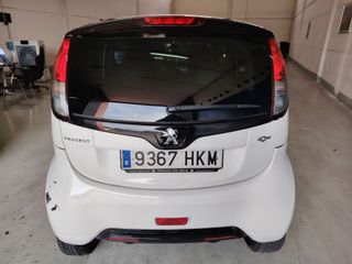 Peugeot iOn 2012