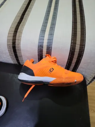 Zapatillas Bullpadel N.41 Casi Nuevas