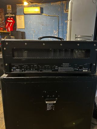 Amplificador Blackstar y pantalla Harley