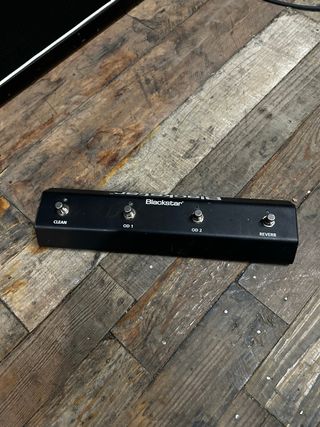 Amplificador Blackstar y pantalla Harley