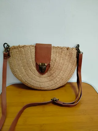 Bolso de paja semircircular