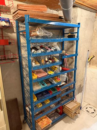 Estantería metálica azul