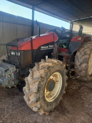 Tractor New Holland TS100