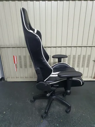 Silla Gaming Negra y Blanca