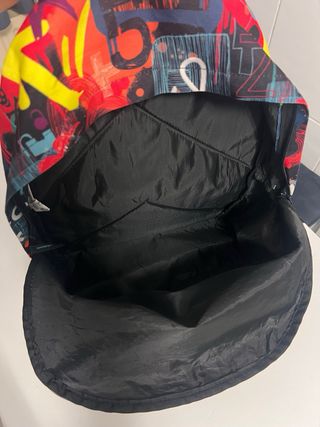 Mochila escolar multicolor graffiti