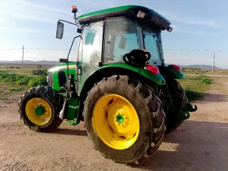 Tractor John Deere 5820