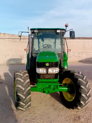Tractor John Deere 5820
