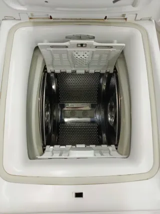 Lavadora Carga Superior marca Hoover 7kg 1100rpm