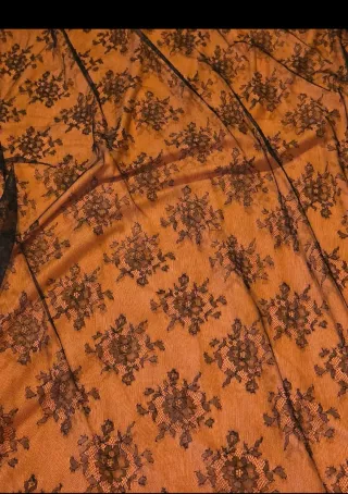 Mantilla negra de encaje