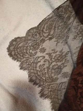 Mantilla negra de encaje