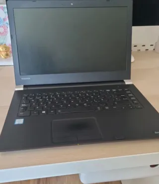 Portátil Toshiba Satellite Pro i5