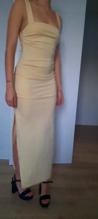 Vestido largo amarillo Zara