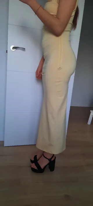 Vestido largo amarillo Zara