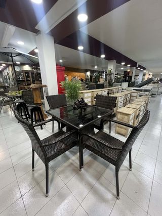 Mesa y 4 Sillas Rattan Marrón