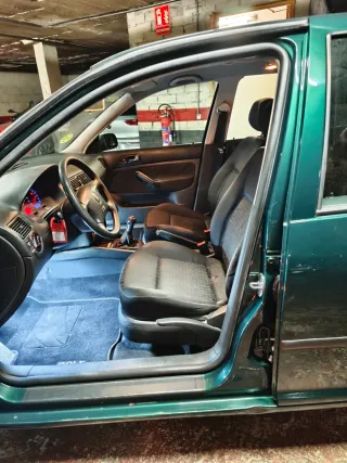 Volkswagen Golf 2003