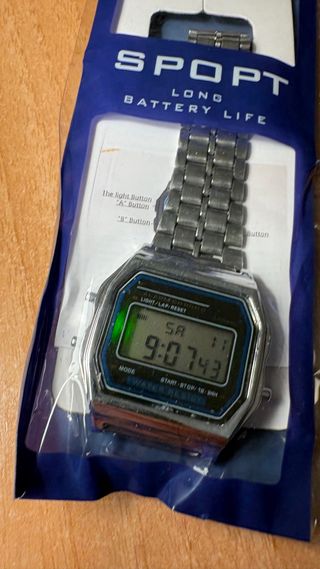 Reloj tipo Casio Digital correa de acero.