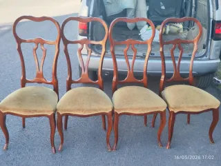 Juego de 4 sillas de madera