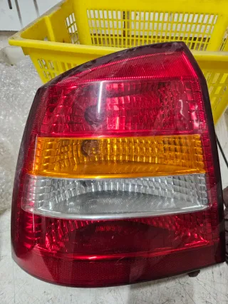 Pilotos Traseros Opel Astra