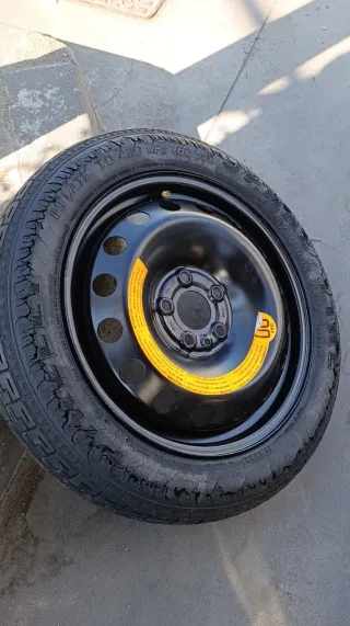 Rueda de galleta Pirelli 125/80 R15 95M