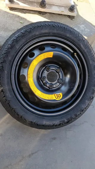 Rueda de galleta Pirelli 125/80 R15 95M