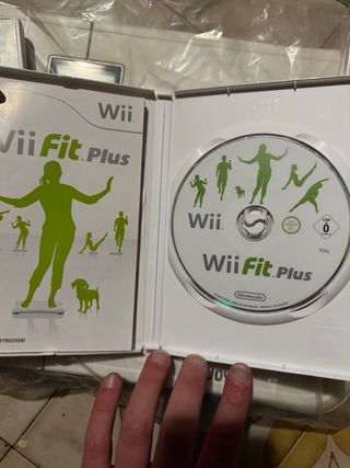 Wii Balance Board + Wii Fit + Wii Fit Plus