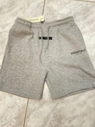 Pantalón Corto Essentials Gris
