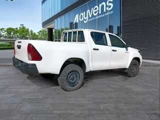 Toyota Hilux 2.4 D-4D Doble Cabina GX 110 kW (150 CV)