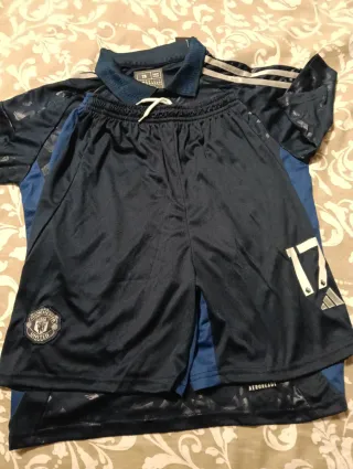 Conjunto Fútbol Niño Adidas Talla XS talla 28