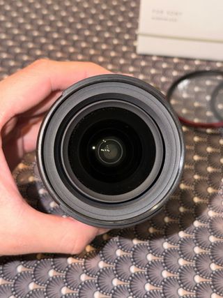Tamron 17-28mm f/2.8 Sony E + 3 filtros