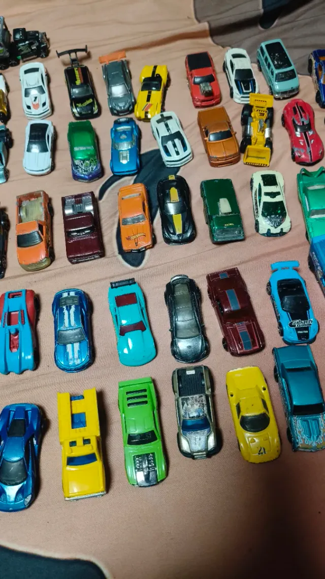 Lote 210 Coches hot wheels etc