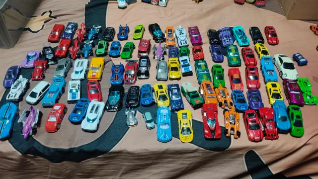 Lote 210 Coches hot wheels etc