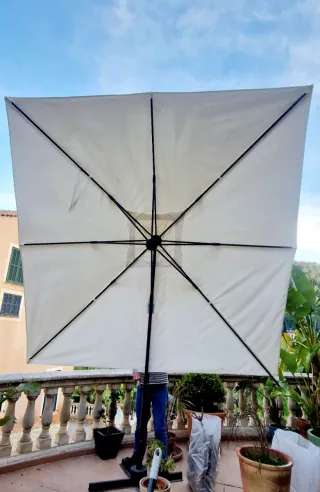 Sombrilla de exterior color beige