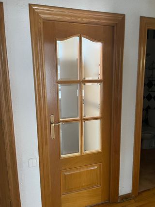 Puerta Roble Maciza con Cristal traslucido