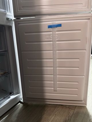 Nevera combi Hyundai No Frost 186cm + factura 2025