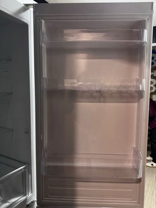 Nevera combi Hyundai No Frost 186cm + factura 2025