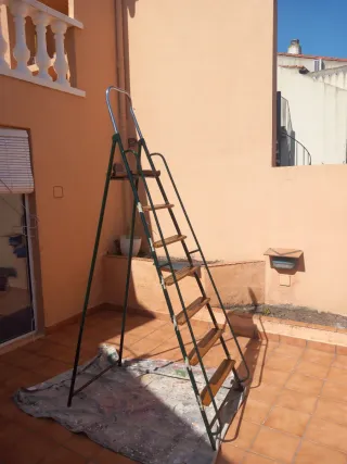 Escalera antigua de pintor