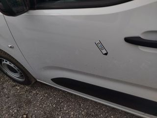 Peugeot Partner Furgon BlueHDi 100 Standard 600kg 75 kW (102 CV)