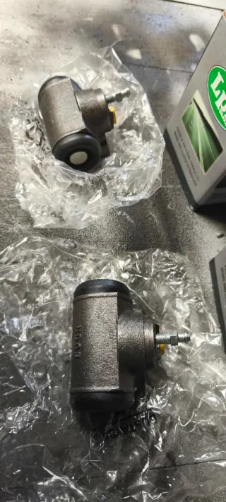 Bombines Freno Traseros Mercedes MB 100