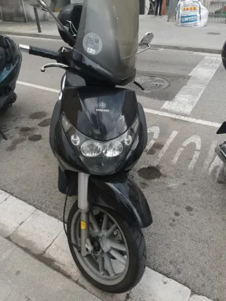 Scooter Negro