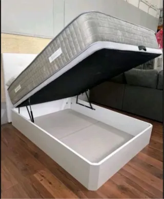 Canapés canapés canapés canapés