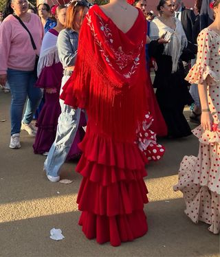 Traje de flamenca rojo con volantes