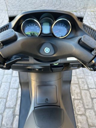 Yamaha Majesty 400 Scooter Plata