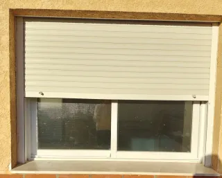 4 ventanas correderas aluminio con persianas