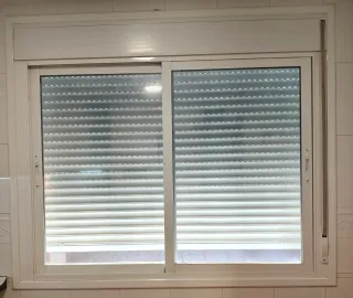 4 ventanas correderas aluminio con persianas
