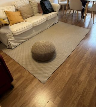 Alfombra y puf Ikea