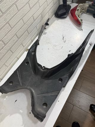 Contraescudo y suelo Yamaha Jog